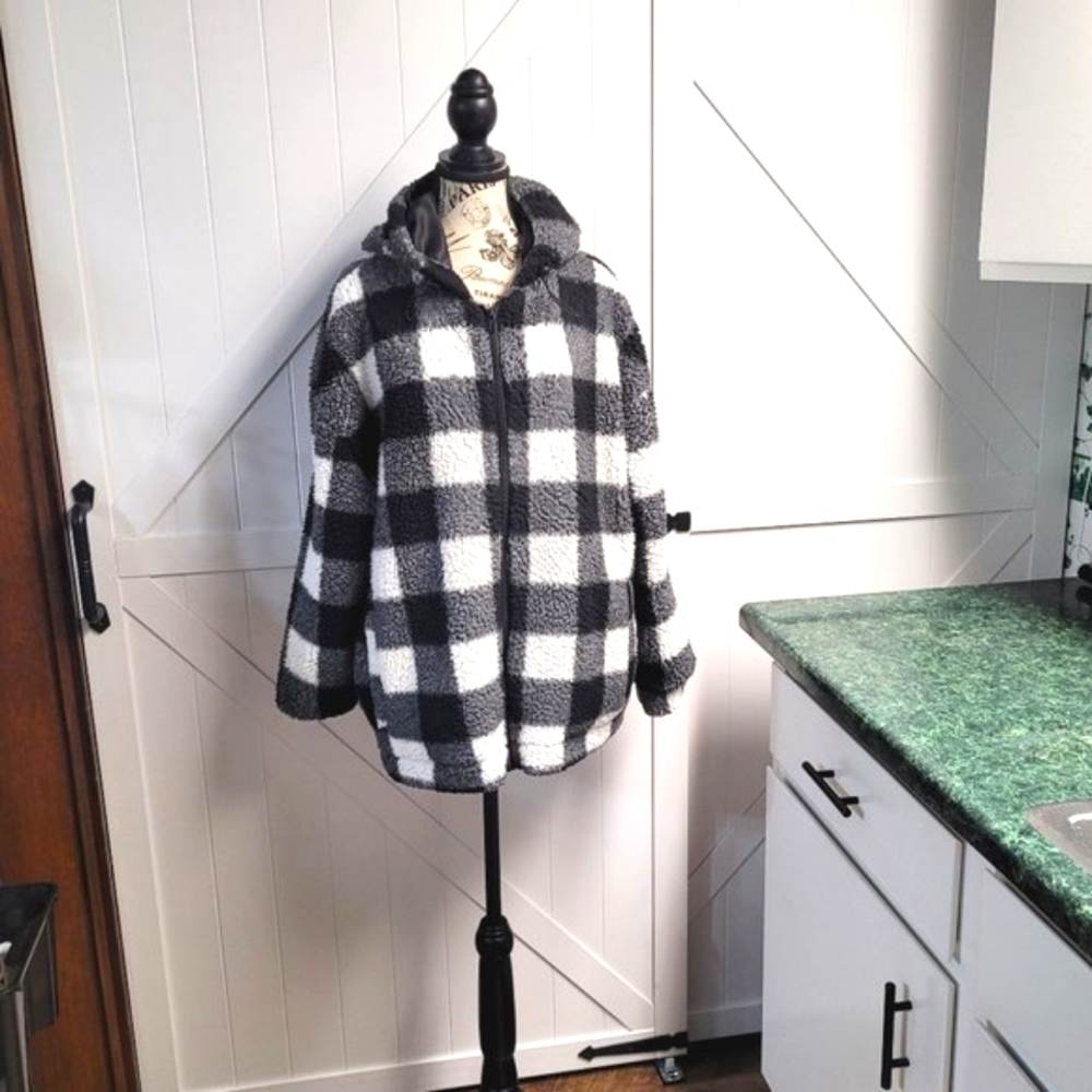 Wall Flower Black and White Checkered Faux Fur Coat XL